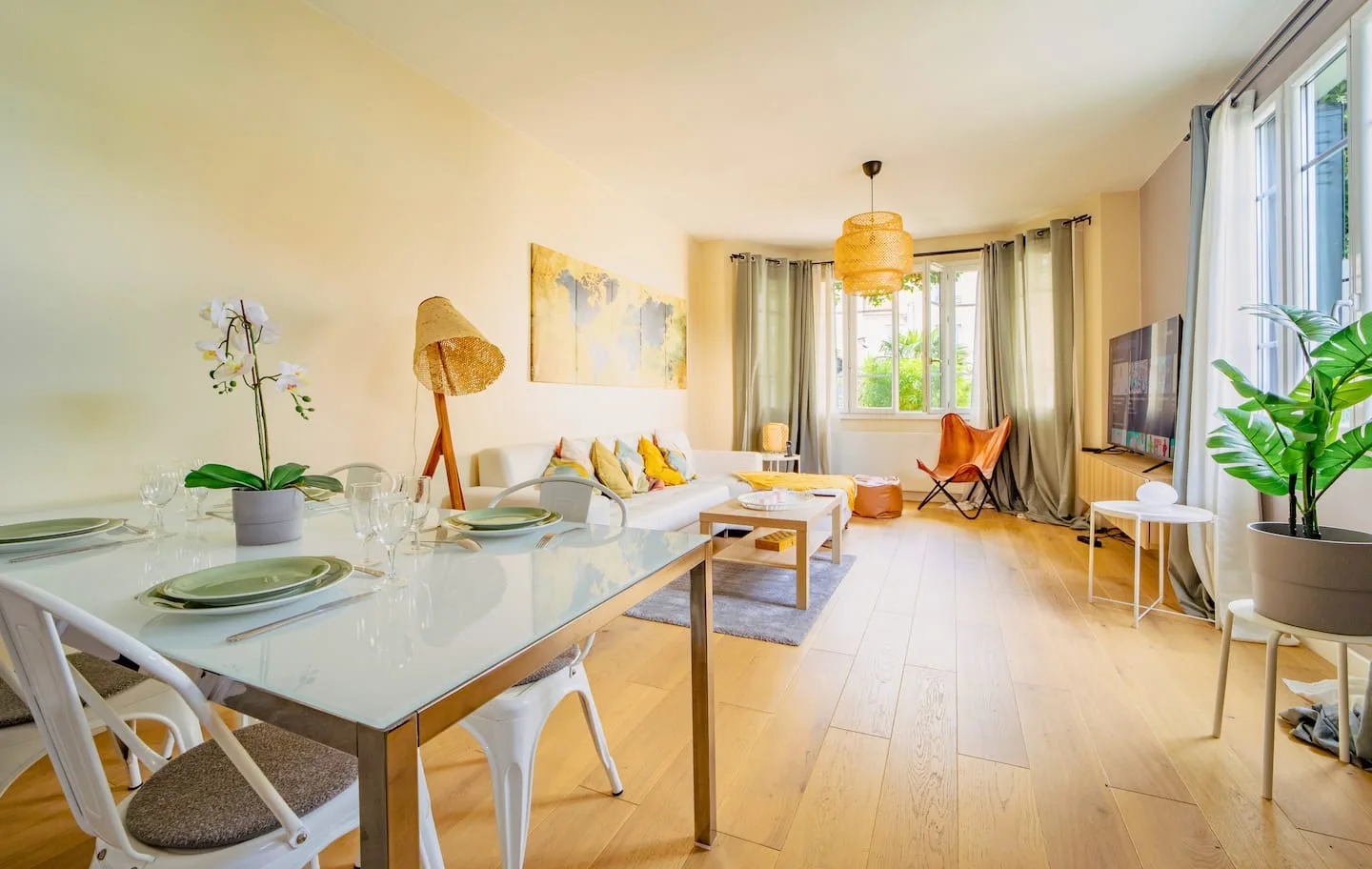 Séjour lumineux de la Villa Berteaux à Bezons