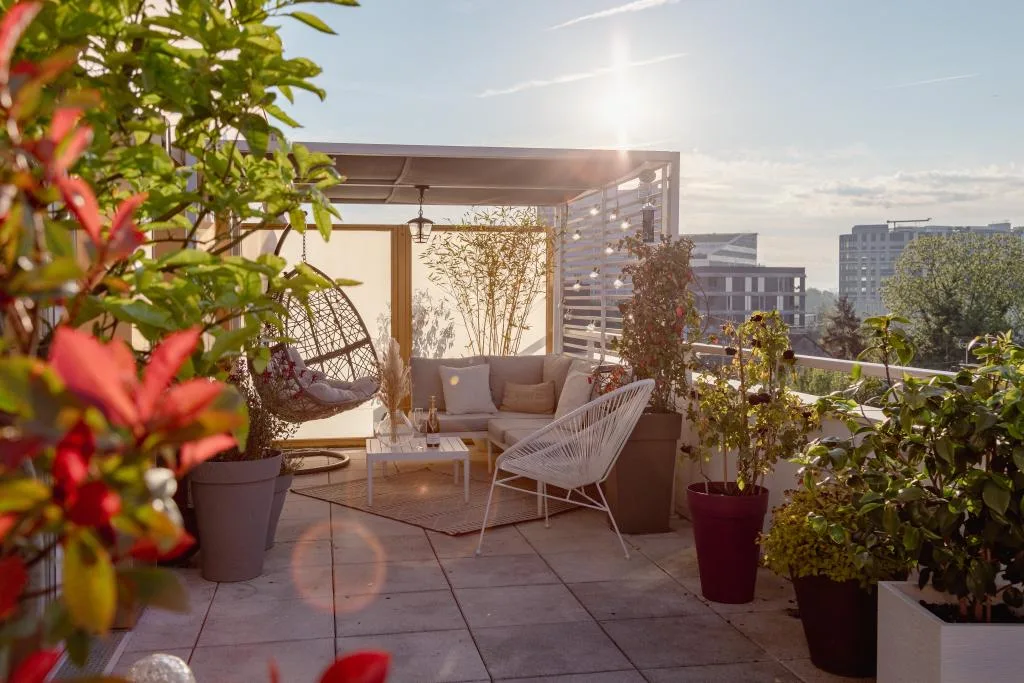 Terrasse végétalisée d’un logement Sir Destination